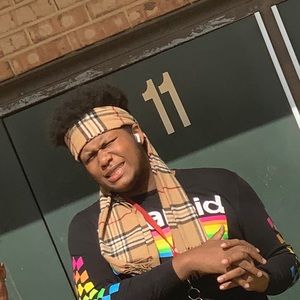 Meet your Posher, Maxwell